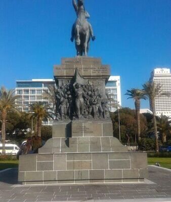 Atatürk heykeli