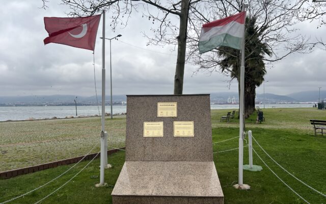 Magyarok elmékműve – Gölcük